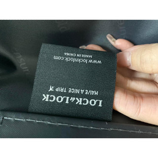 VALI LOCK AND LOCK SIZE 20 inches (kèm 1 áo vải bọc chống trầy)