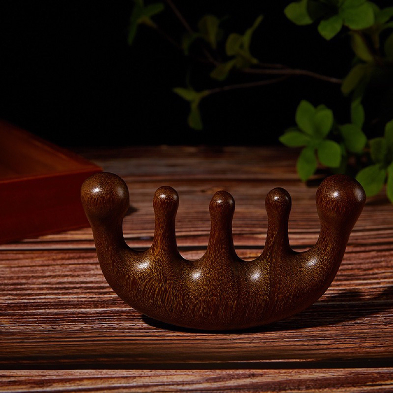 Lược gỗ đàn hương massage da đầu và toàn thân