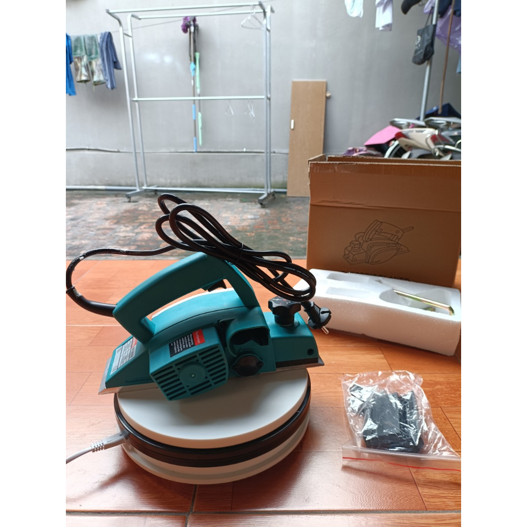 Máy bào gỗ cầm tay Makita N1900B