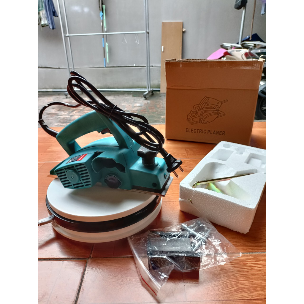 Máy bào gỗ cầm tay Makita N1900B