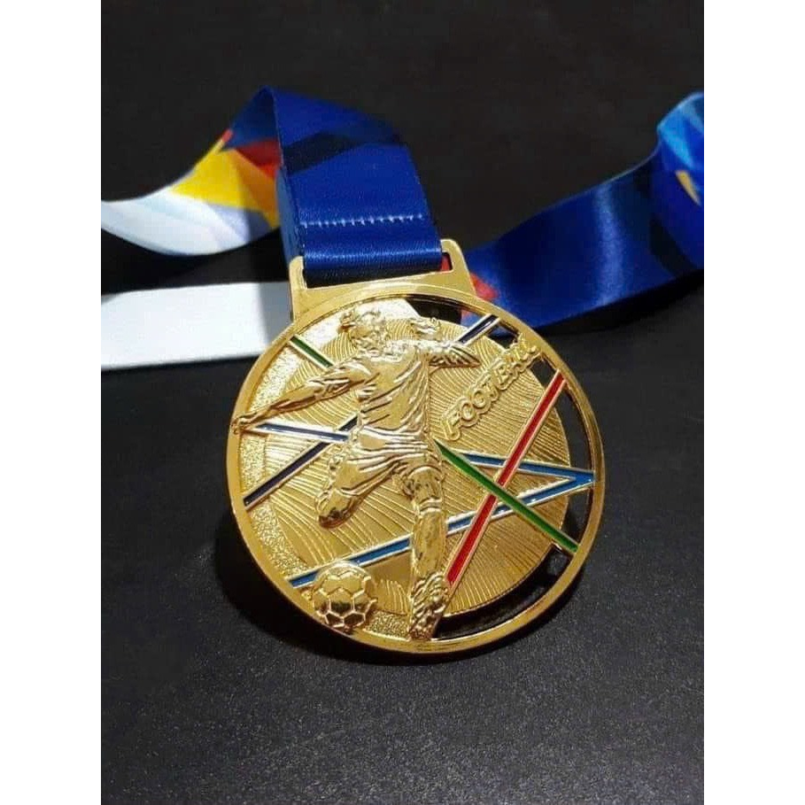Siêu phẩm huy chương mới trao giải bóng đá cao cấp nhất
