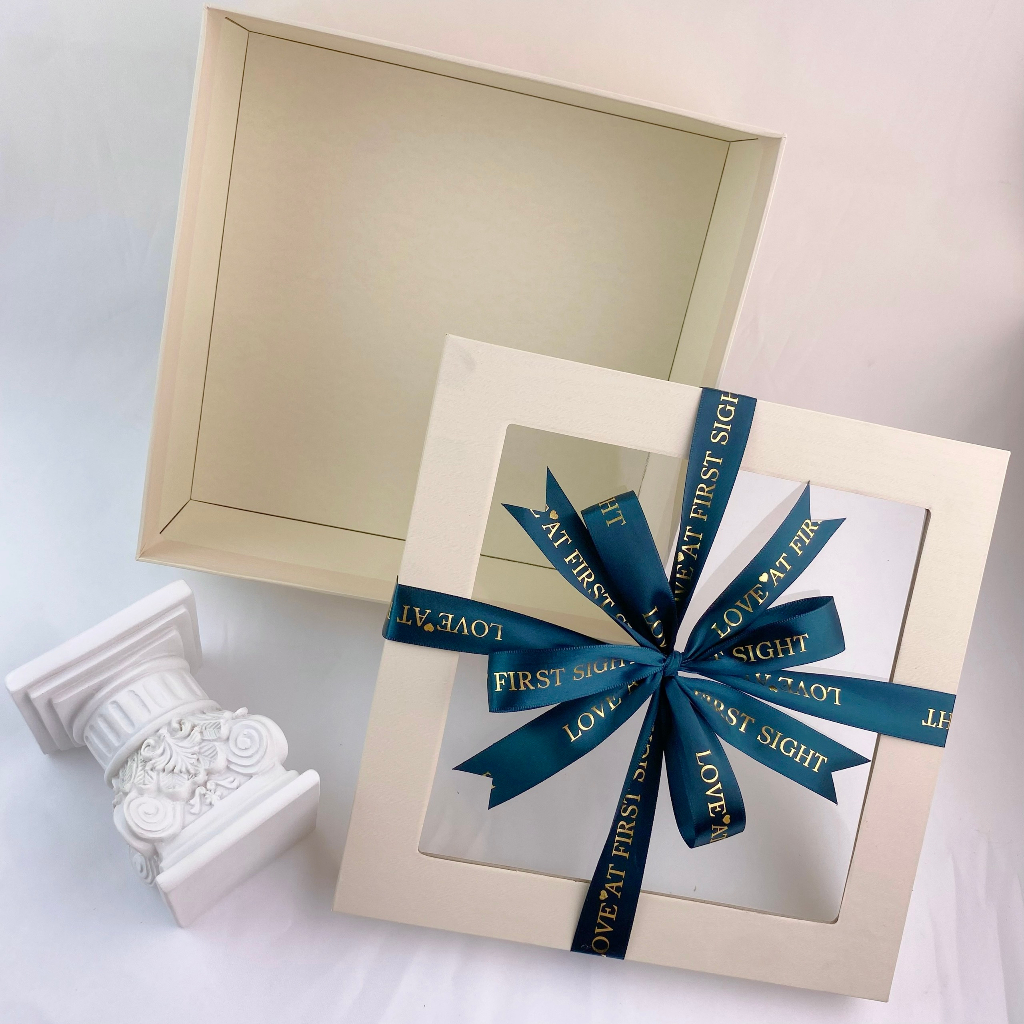 Hộp 25cm x 25cm Cao 7cm Có Nơ Không Hoa - MƠDECOR