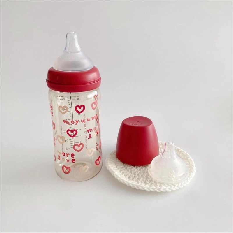 Bình Moyuum hoạ tiết trái tim 2023 màu đỏ , vàng size 170ml/270ml kèm núm tự chọn size