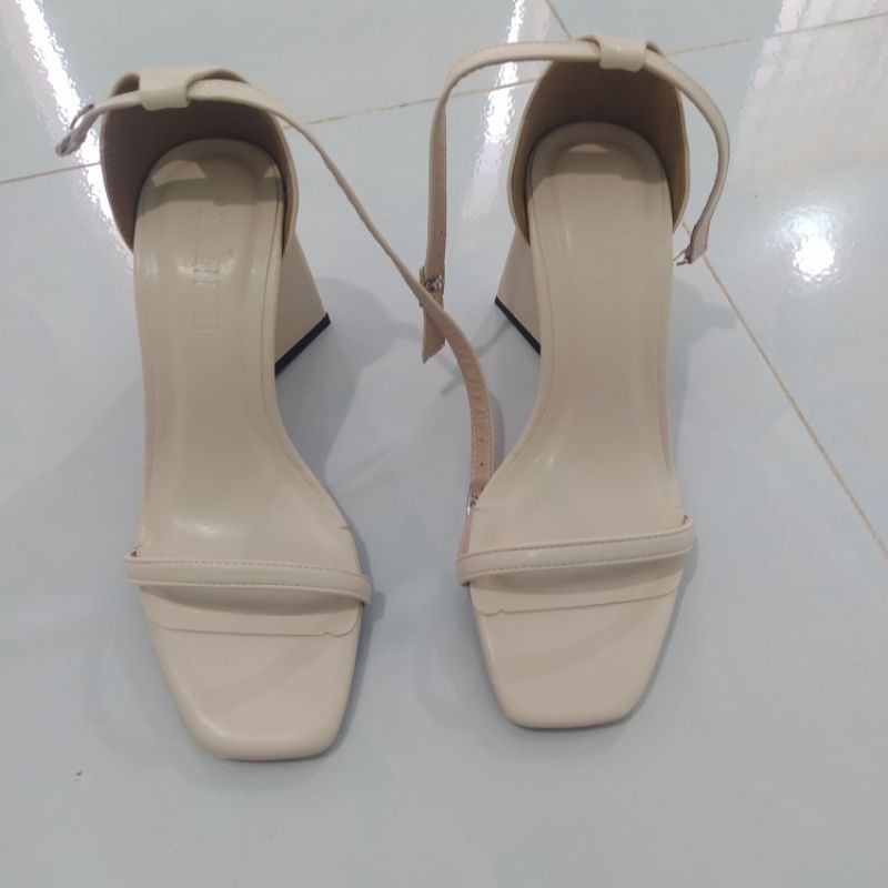 Gót tam giác 9 phân da trơn chống thấm