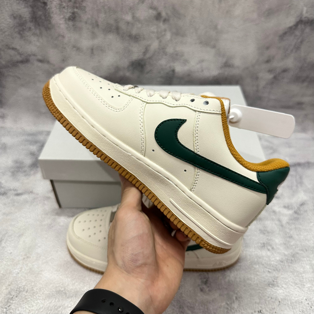 Giày Thể Thao AF1 Low Beige Green Gum Màu Kem Vạch Xanh Đế Vàng Bản SC Chuẩn Đẹp Full Bill Box