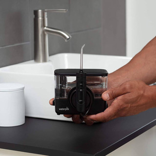 Máy tăm nước không dây chuyên nghiệp Waterpik ION Professional