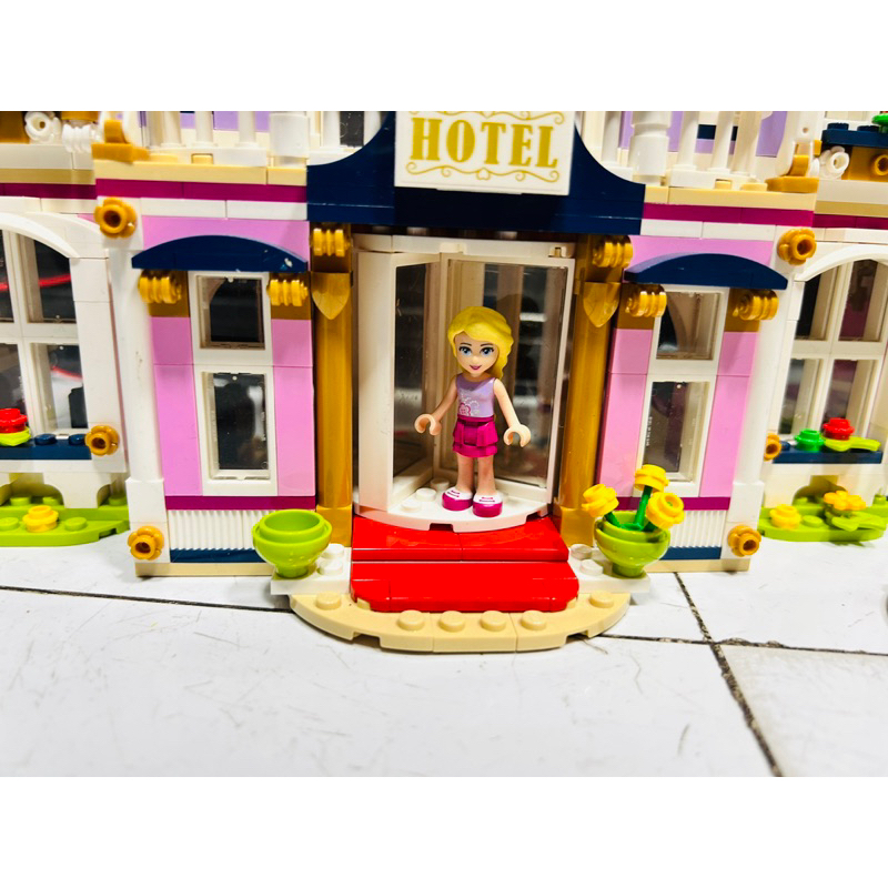 Đồ chơi lắp ráp LEGO Friends 41684 Khách sạn 5 sao Thành phố Heartlake chính hãng