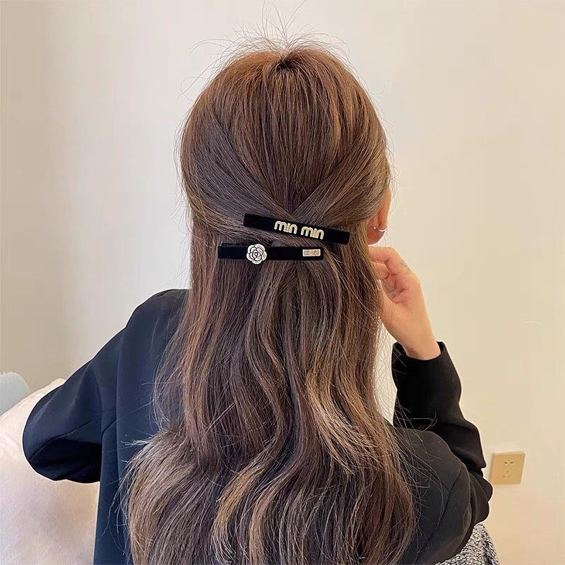 Kẹp Tóc Cho Nữ Đen Nhung Đính Tag Phong Cách Retro Siêu Hot Mẫu Mới