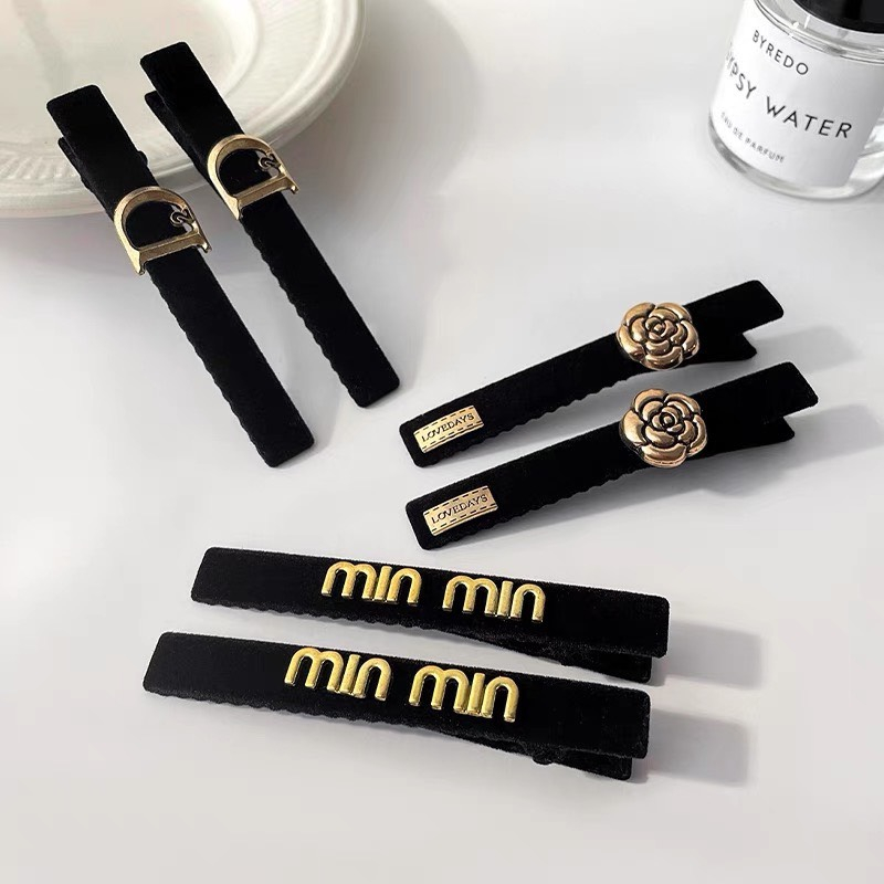 Kẹp Tóc Cho Nữ Đen Nhung Đính Tag Phong Cách Retro Siêu Hot Mẫu Mới