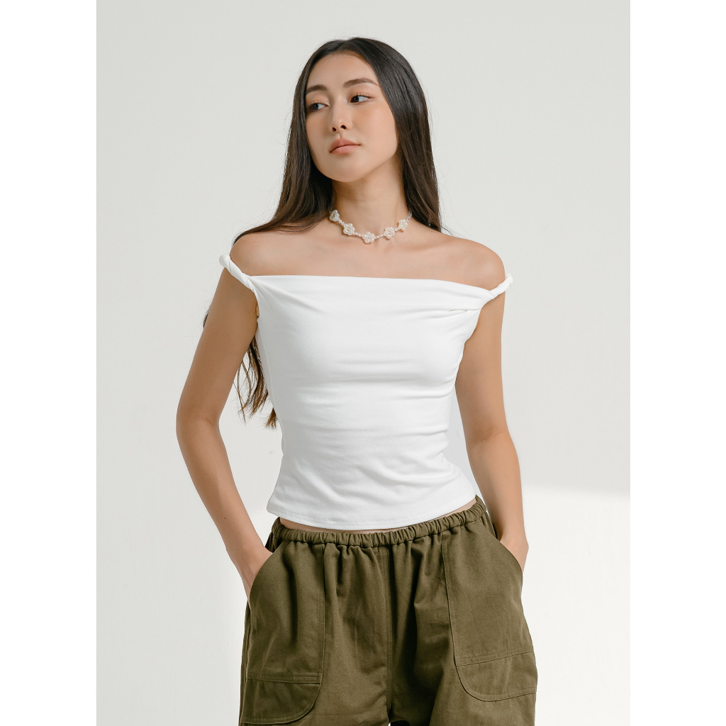 Áo cotton nữ xoắn vai Twist Top - oula.studios