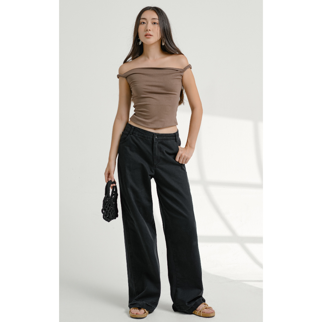Áo cotton nữ xoắn vai Twist Top - oula.studios
