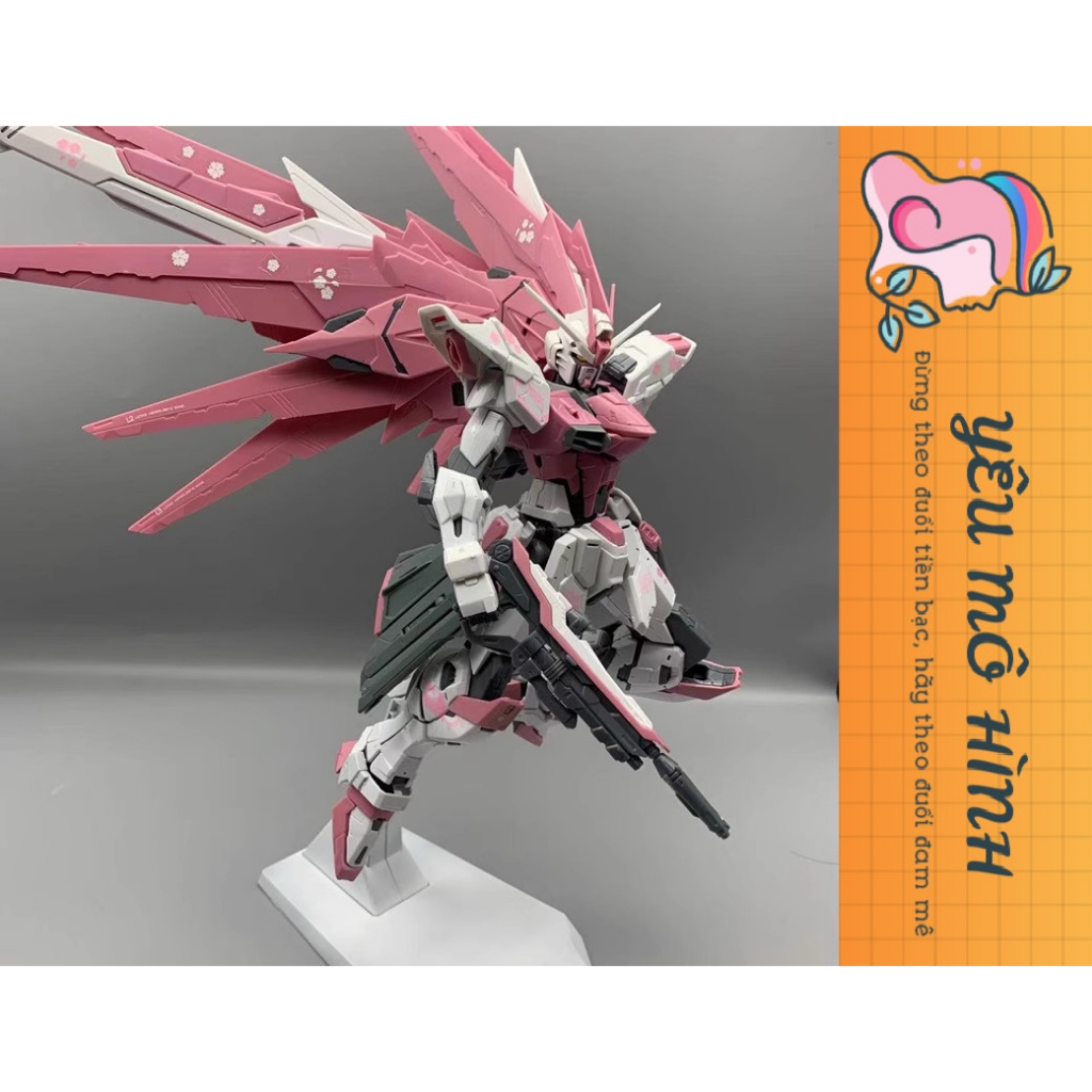 Gundam MG Sakura Pink Freedom VER.2.0 Tặng kèm Base trưng bày và Decal nước