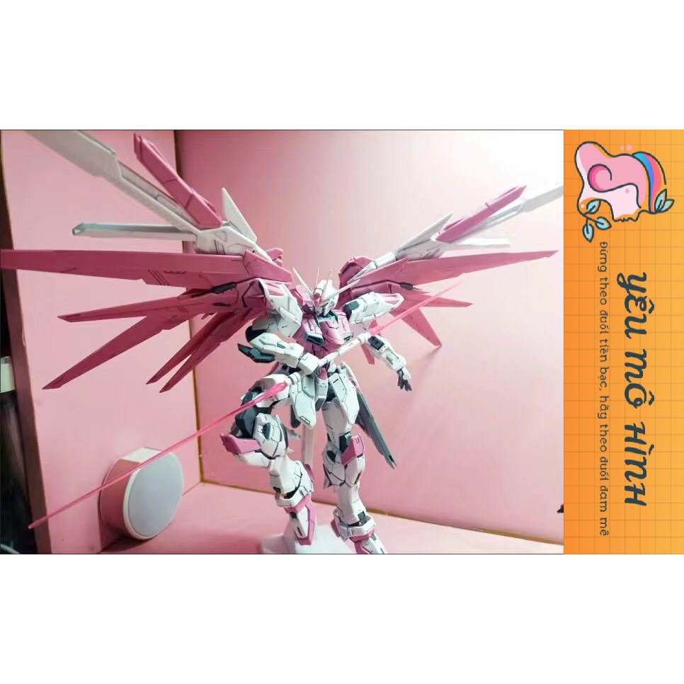 Gundam MG Sakura Pink Freedom VER.2.0 Tặng kèm Base trưng bày và Decal nước