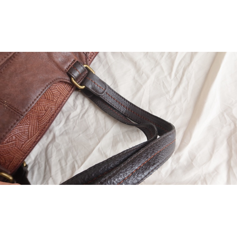 Túi da thật vintage The Sak Mỹ màu nâu - secondhand