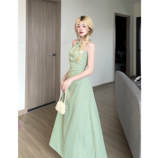 Đầm maxi yếm cut out lưng dáng dài dạo phố