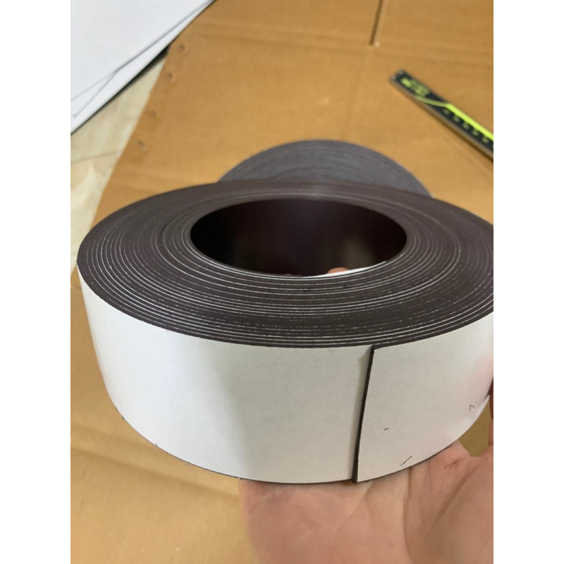 Nam châm dẻo cuộn có băng keo khổ rộng 20mm,25mm,30mm,50mm