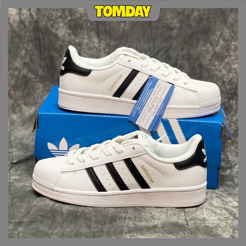 Giày Adidas Superstar Màu Trắng 3 Sọc Đen Tem Vàng