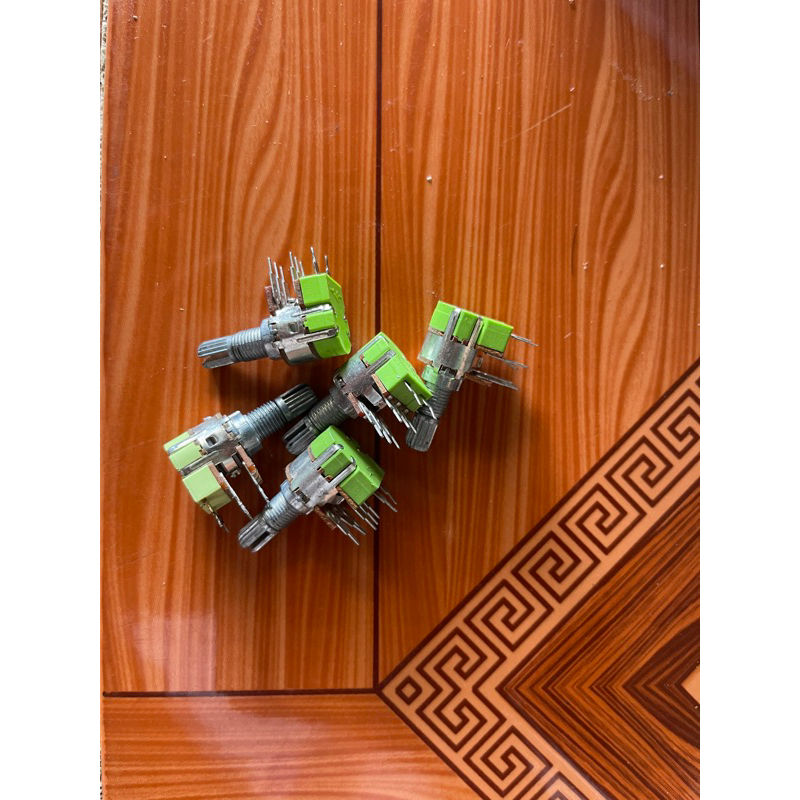 Công tắc chiết áp B50k  8 chân