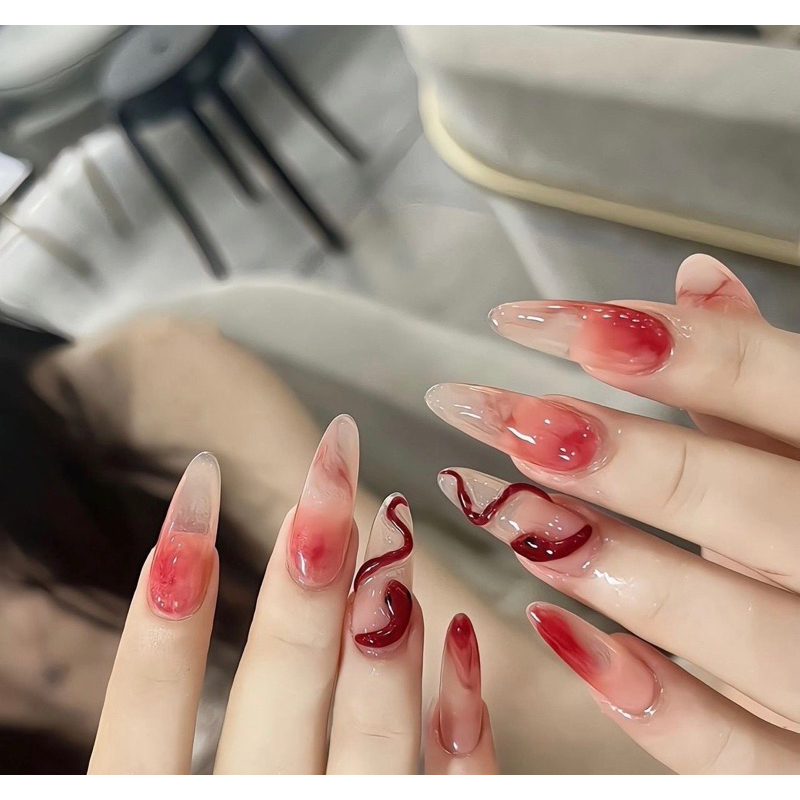 Các mẫu nail rắn trend mới nhất