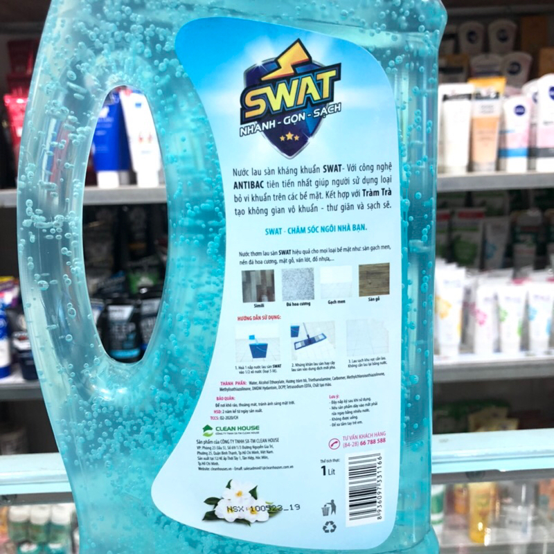 Nước Lau Sàn SWAT giữ sàn nhà kháng khuẩn sạch bóng với nhiều mùi hương dễ chịu