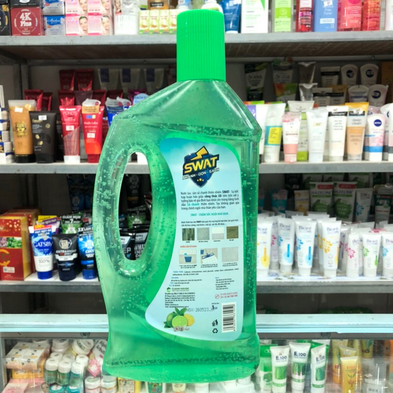 Nước Lau Sàn SWAT giữ sàn nhà kháng khuẩn sạch bóng với nhiều mùi hương dễ chịu