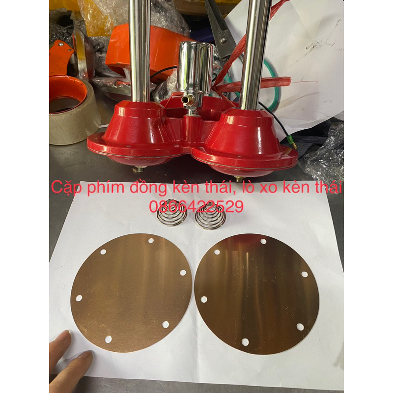 cặp phím đồng, cặp lò xo độ kèn thái đít đỏ tại âm thanh trầm ấm cho kèn( giá 01 cặp )