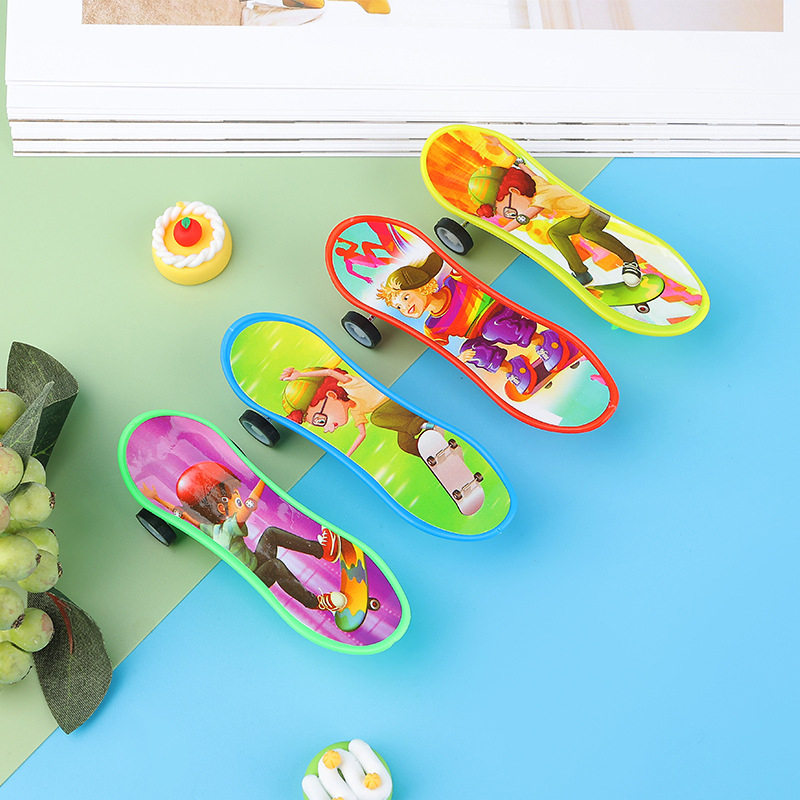 Đồ chơi ô tô ván trượt mini chạy cót siêu yêu cho bé