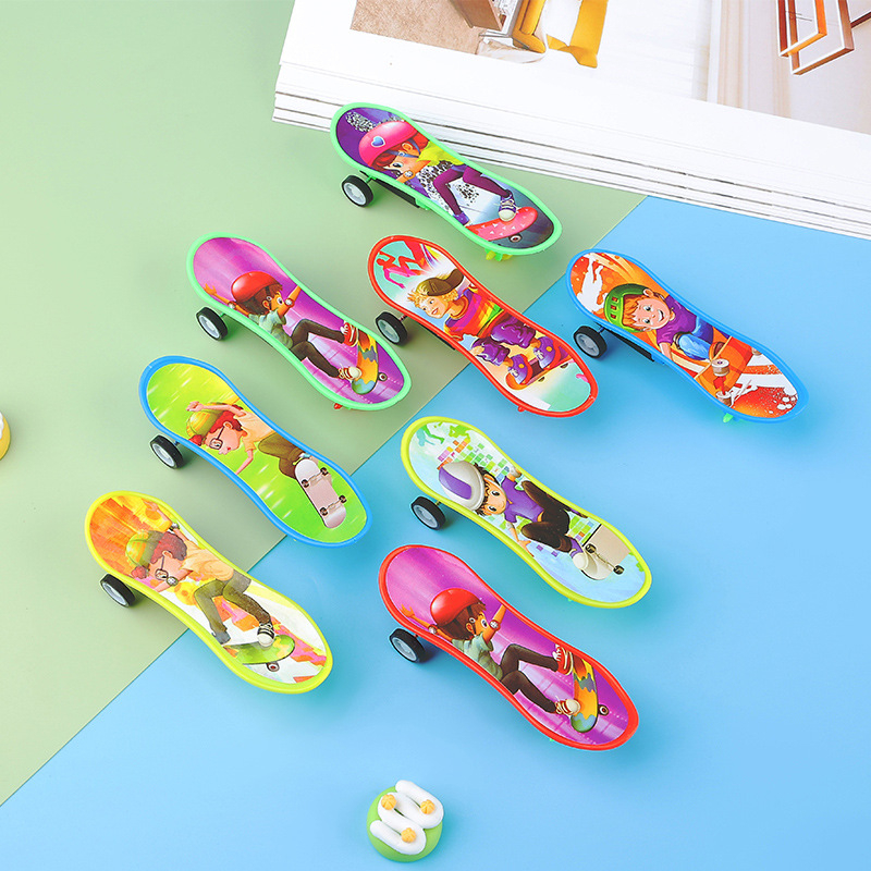 Đồ chơi ô tô ván trượt mini chạy cót siêu yêu cho bé