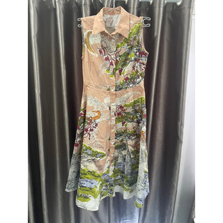 Váy hoạ tiết size m thanh lý