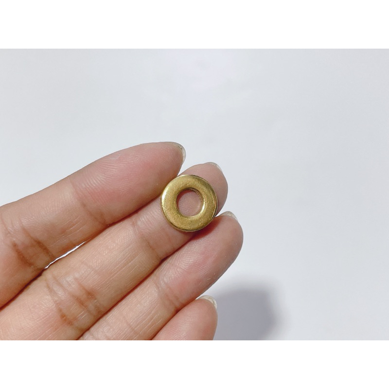 Lông đền thau màu vàng lỗ 6li 7li 8li 10li , vòng đệm phẳng thao vàng dày 2mm chất liệu không gỉ