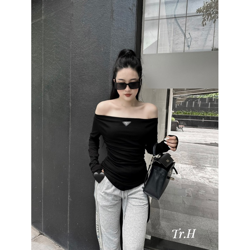 Áo Zip Trễ Vai Prdaa Hot Hit