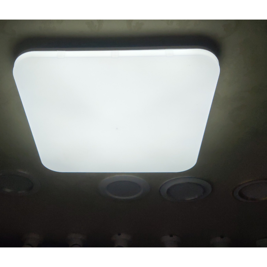 Đèn led ốp trần nhà 3 màu vuông 28W SuperVilighting  OPTV-28W Ốp nổi sản xuất tại Việt Nam Bảo hành 2 năm đổi mới