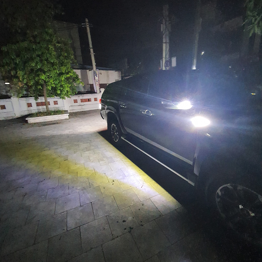 Đèn Led 2 bên sườn xe hỗ trợ khi lùi, xi nhan, định vị ban ngày giúp lái xe an toàn