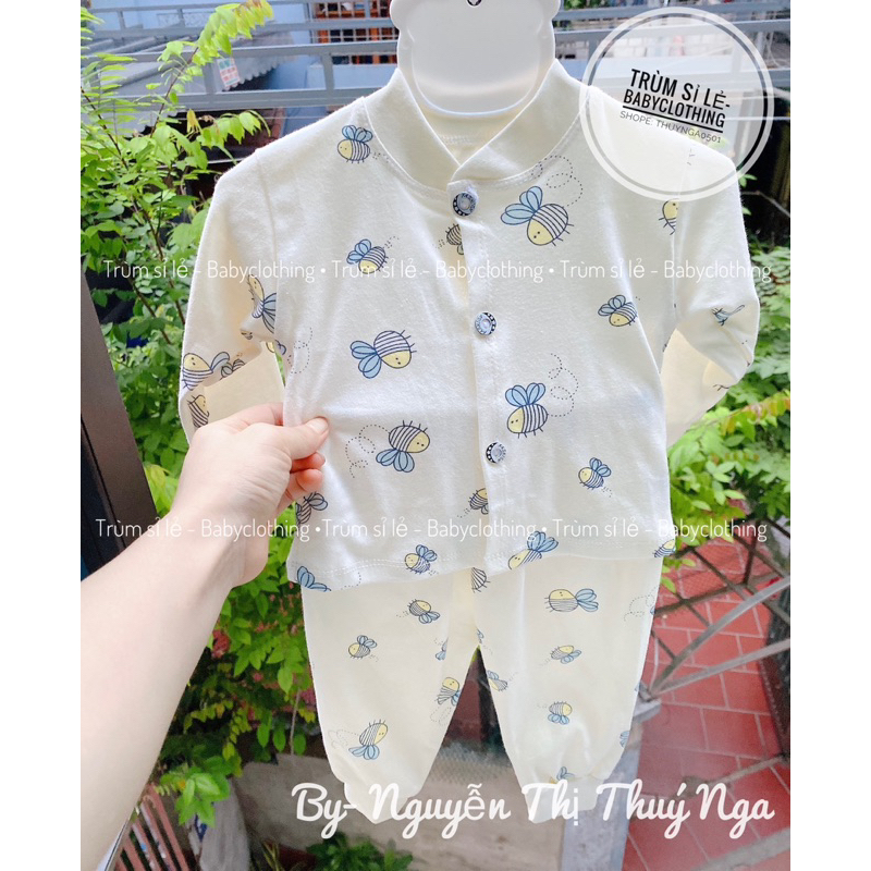 Bộ sơ sinh cúc giữa chất liệu cotton organic cho bé mùa Đông
