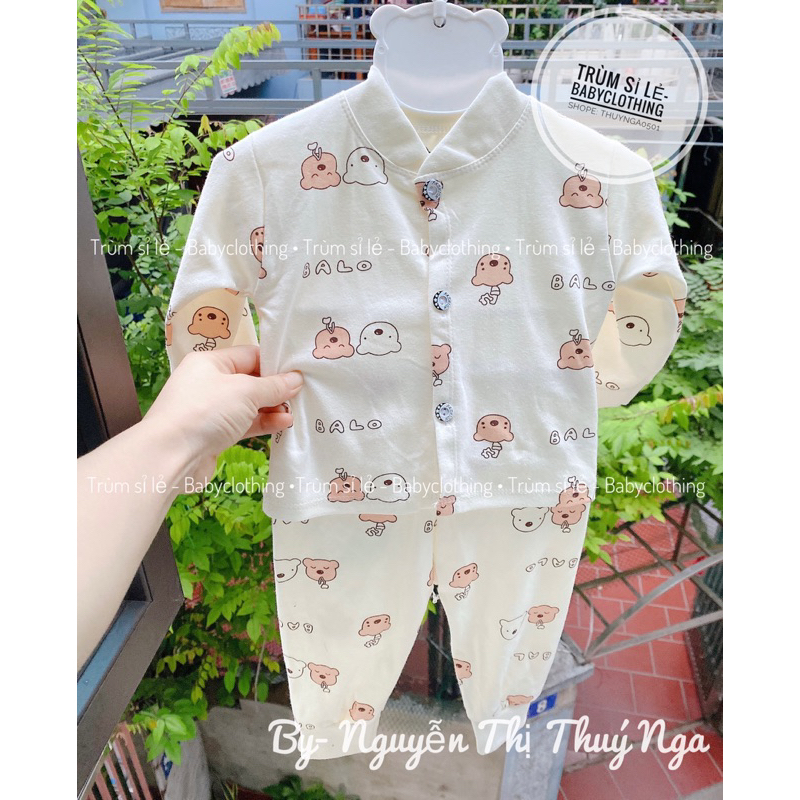 Bộ sơ sinh cúc giữa chất liệu cotton organic cho bé mùa Đông