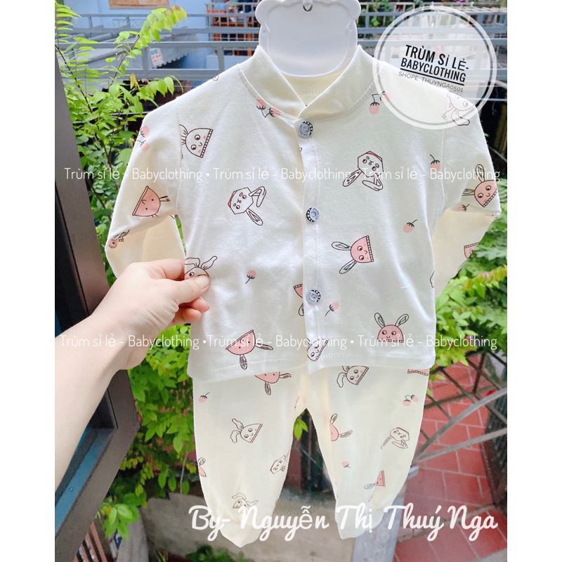 Bộ sơ sinh cúc giữa chất liệu cotton organic cho bé mùa Đông