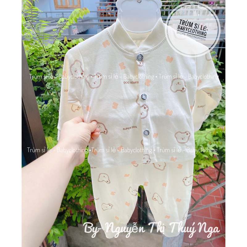 Bộ sơ sinh cúc giữa chất liệu cotton organic cho bé mùa Đông