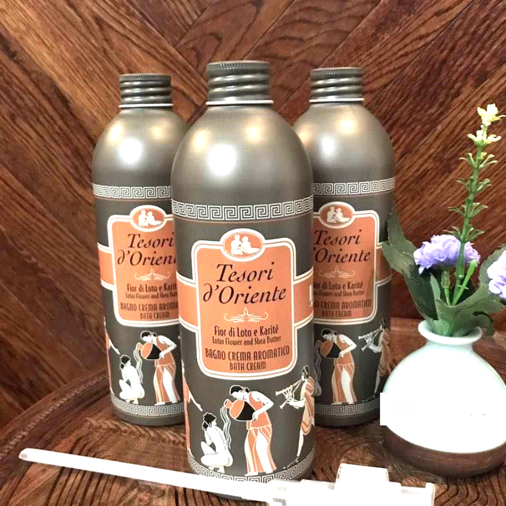 Sữa tắm xích Tesori hương hoa sen ngọt ngào dưỡng ẩm trắng da 500ml