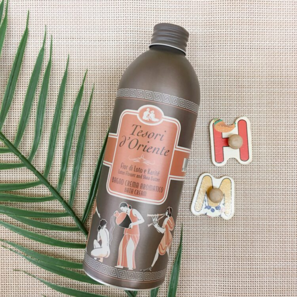 Sữa tắm xích Tesori hương hoa sen ngọt ngào dưỡng ẩm trắng da 500ml