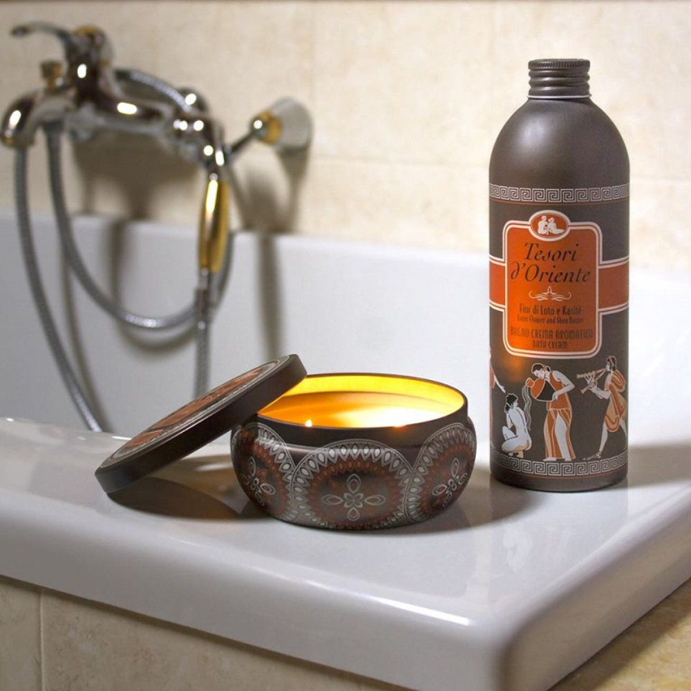 Sữa tắm xích Tesori hương hoa sen ngọt ngào dưỡng ẩm trắng da 500ml