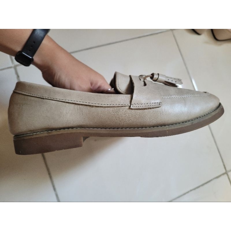 Size 39 - Giày lười loafer moca đế bệt mũi tròn màu kem xám tro