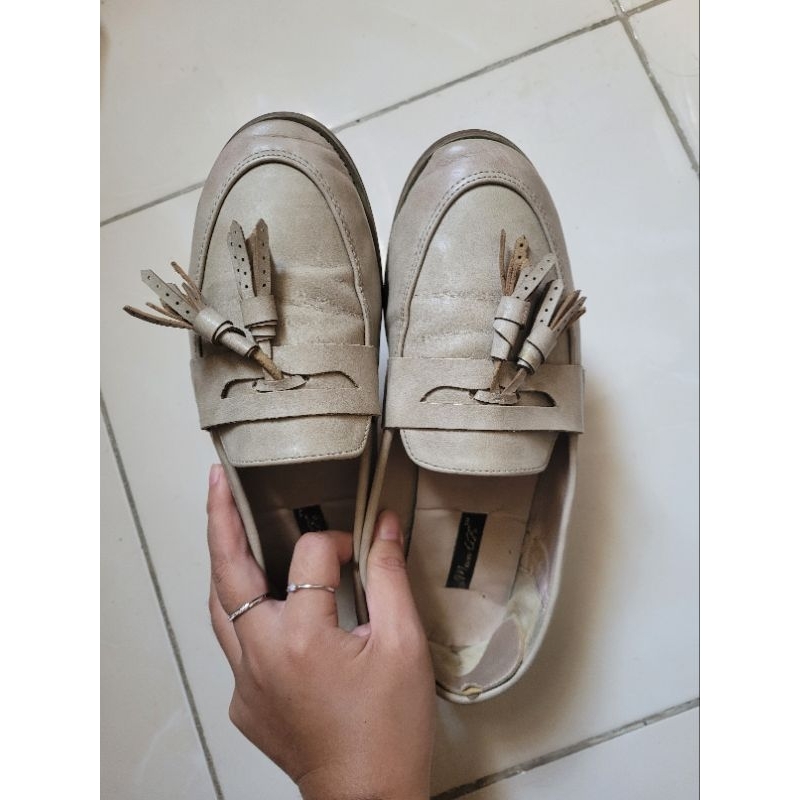 Size 39 - Giày lười loafer moca đế bệt mũi tròn màu kem xám tro