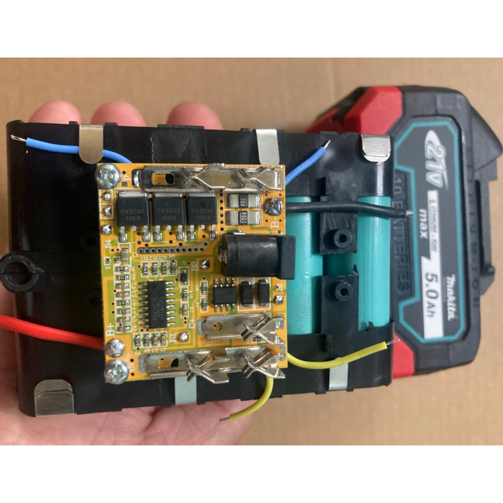Pin Makita 18v chân pin M21 thông dụng