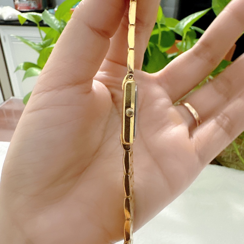 Đồng hồ nữ si nhật dáng tank hiệu Valgine