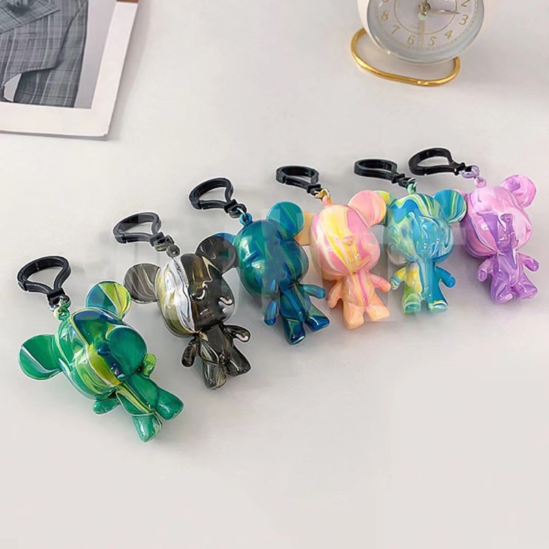Gấu BearBrick đổ màu