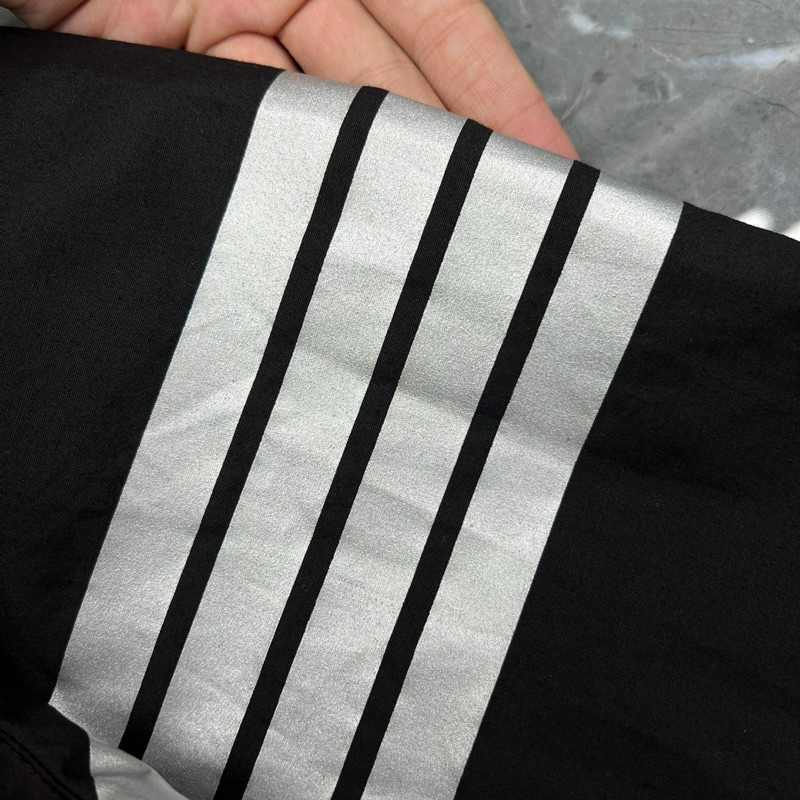 Áo SOMI Đen Nam Dài Tay Thome Khoá Zip Vạch Xanh Đỏ Dọc Cúc Dập 4 Sọc Bạc Ông Vải Thô Siêu Cấp Cho các Boy Phố