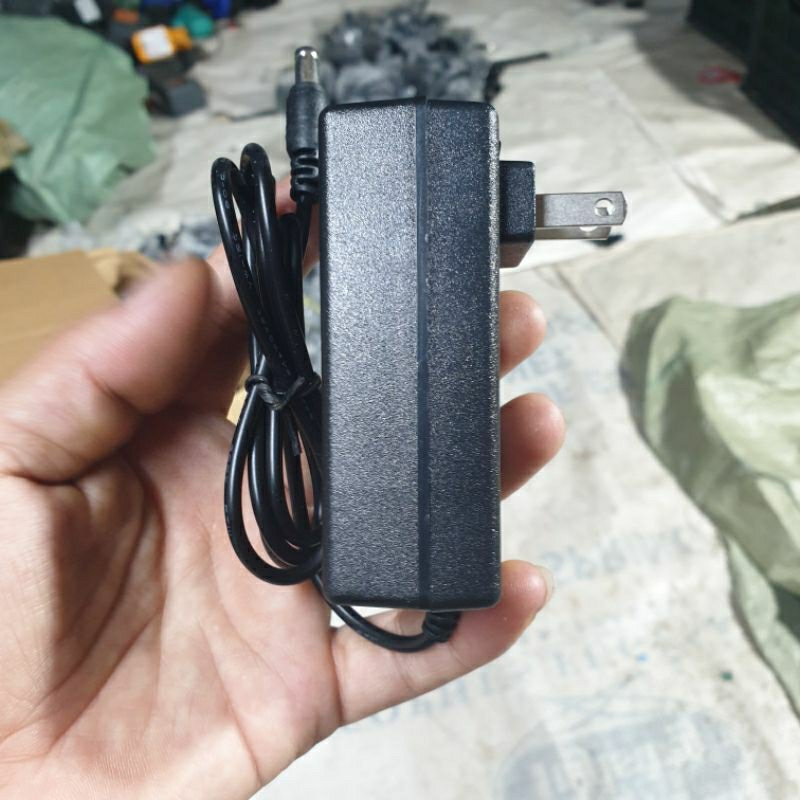 Sạc 4S 16.8v 2a dùng cho sạc pin lion có đèn báo đầy