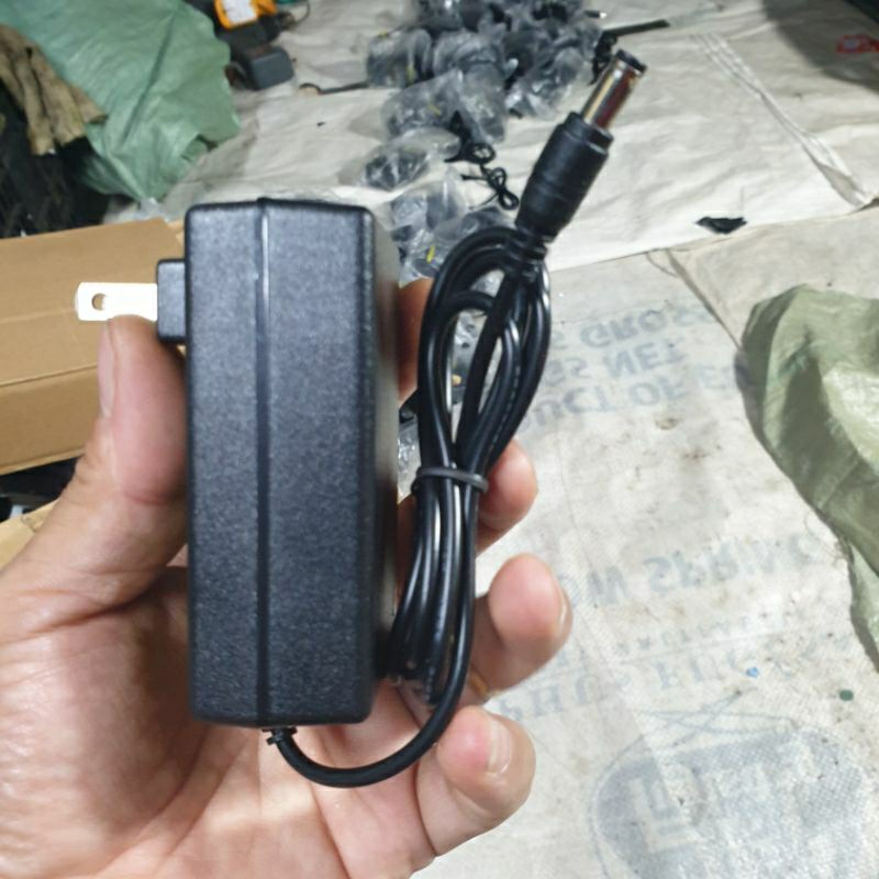 Sạc 4S 16.8v 2a dùng cho sạc pin lion có đèn báo đầy