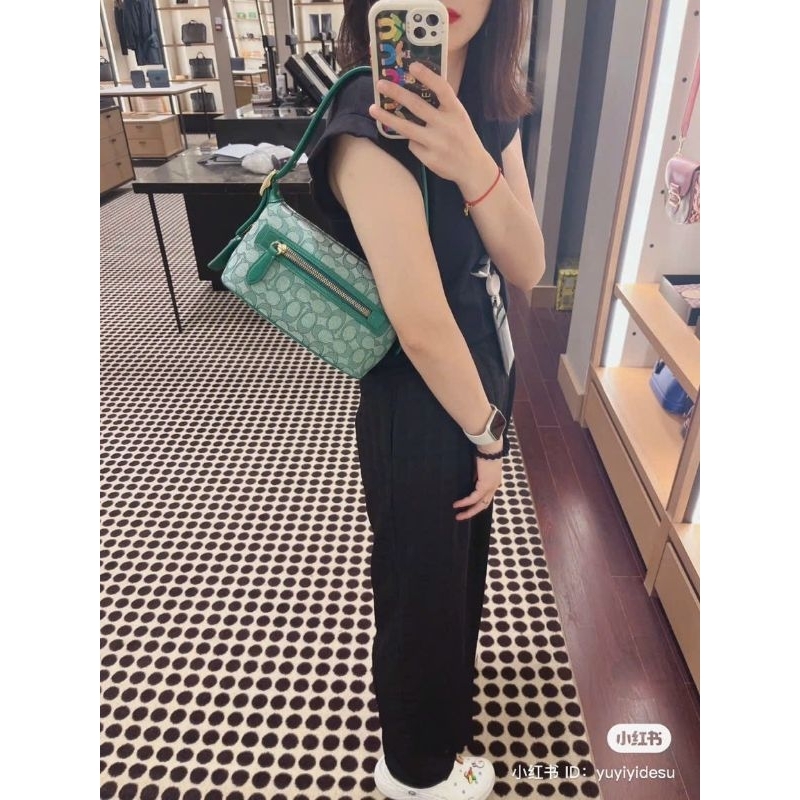 Hàng bao chuẩn xịn✨✨DEMI BAG IN SIGNATURE JACQUARD CE736✨Túi coach kẹp đơn đơn giản, sang chảnh