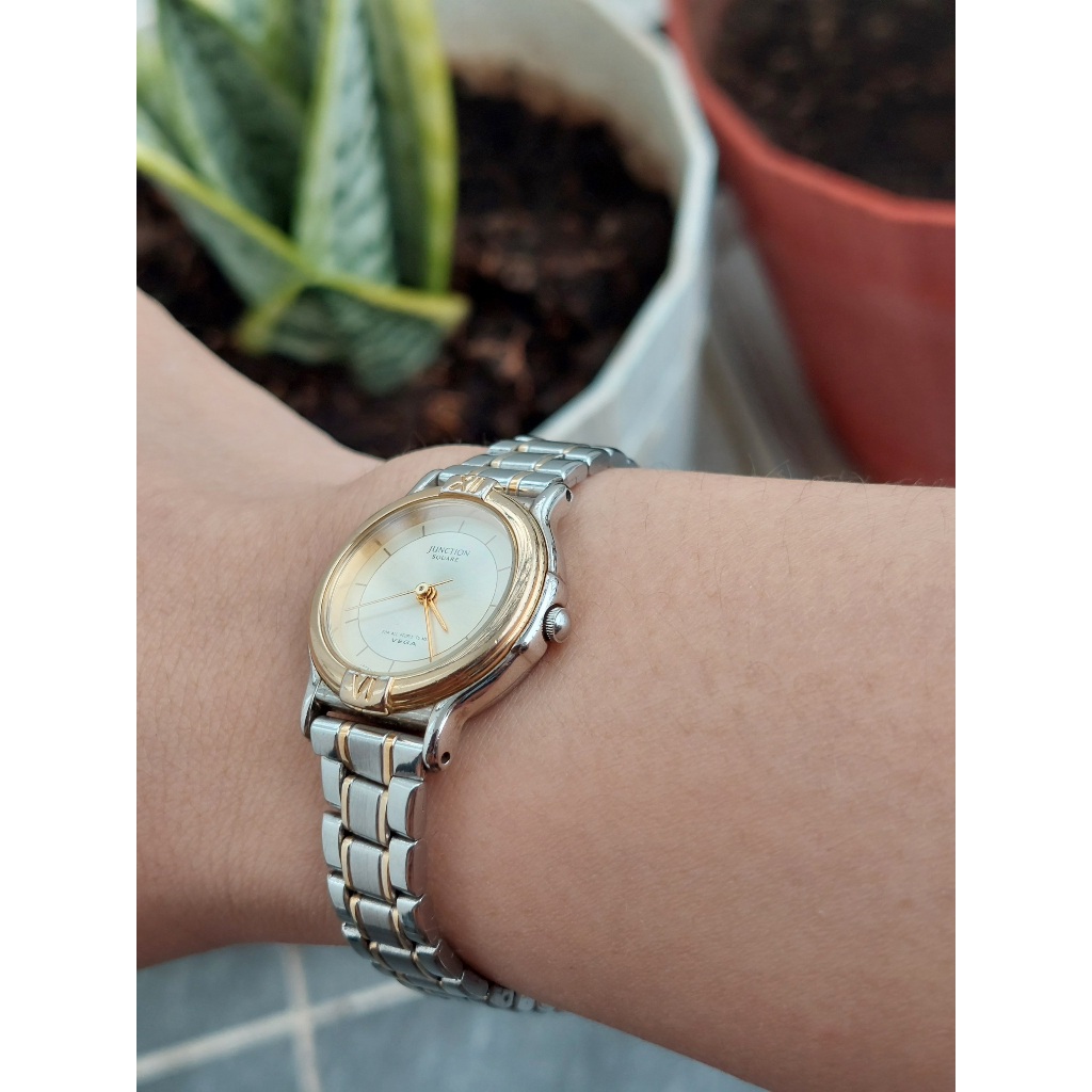 Đồng hồ nữ Junction Square chạy pin hàng Si